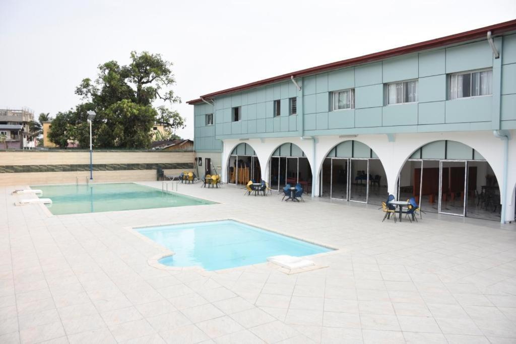 Hotel Royal Palace Дуала Экстерьер фото